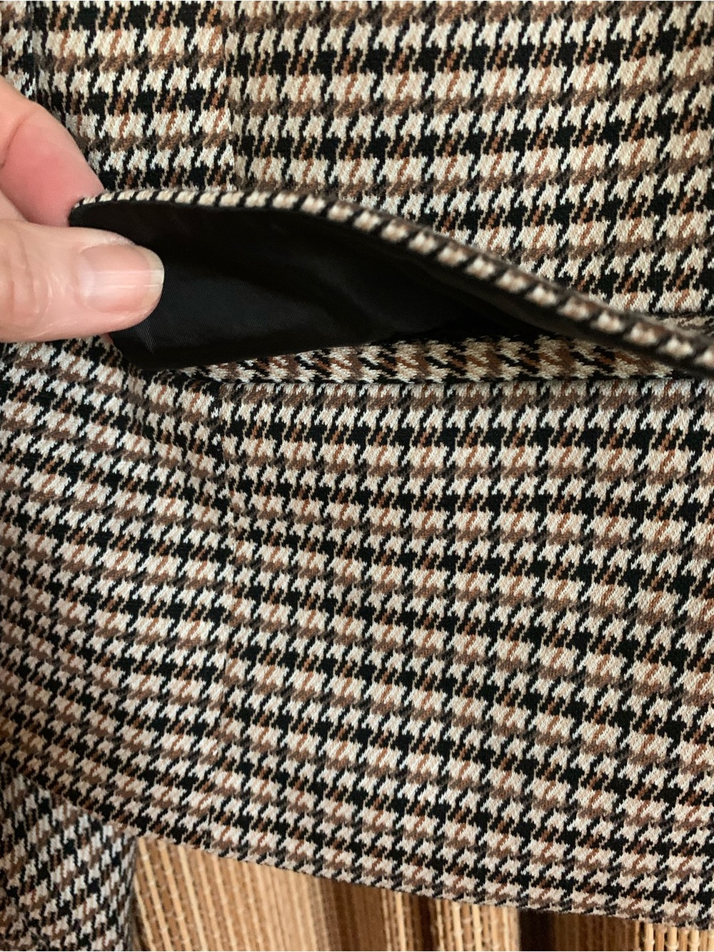 Anne Klein Black, Brown, Off-White Houndstooth Cropped Blazer - Picture 4 of 6
